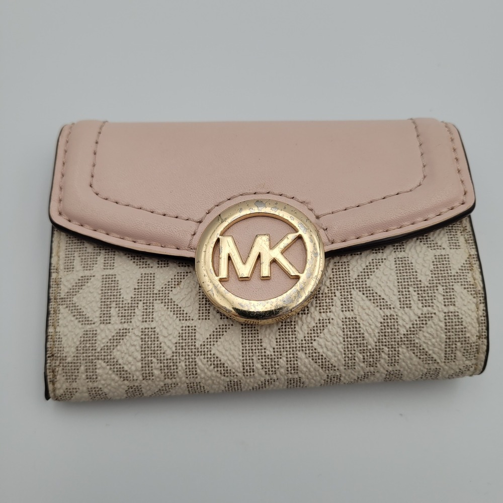 Michael Kors Pink Signature Logo Key Case Wallet Gold MK Medallion 6-Hook
